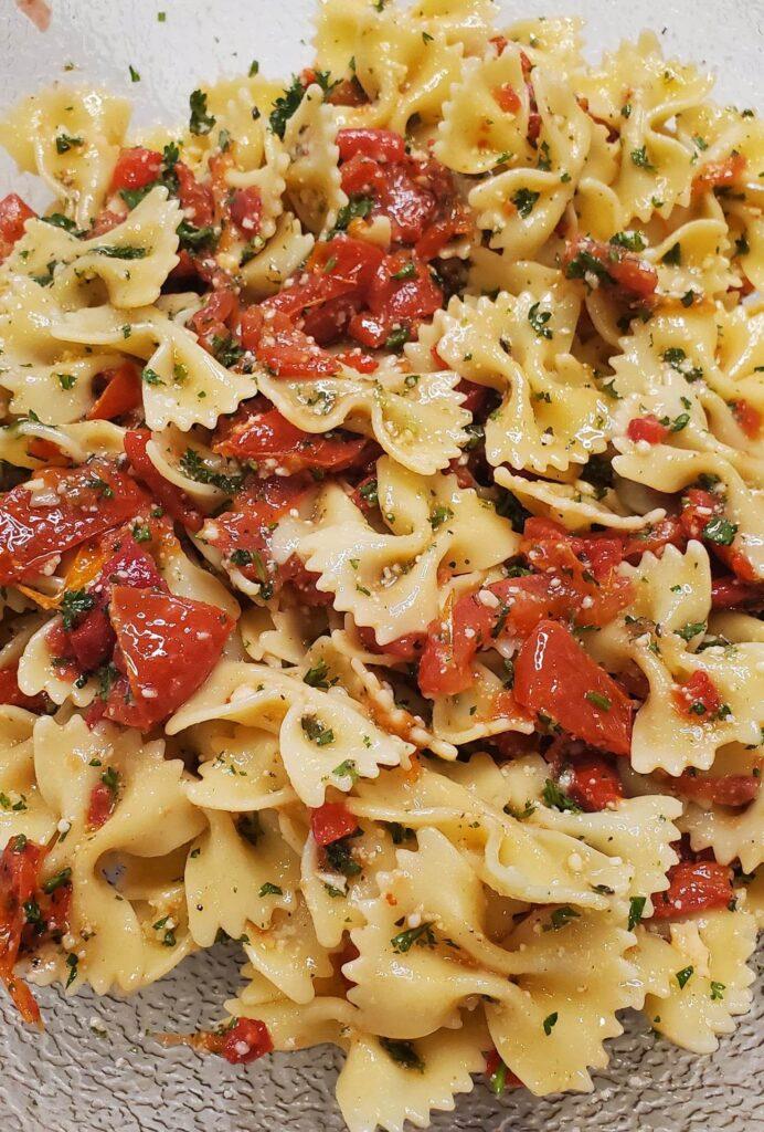 bow-tie-pasta-roasted-tomatoes-peppers