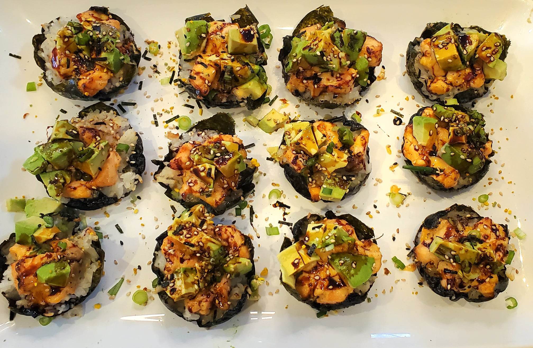 spicy-salmon-sushi-shells