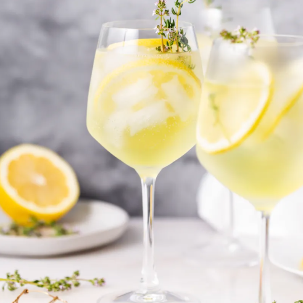 limoncello-spritz-cocktail