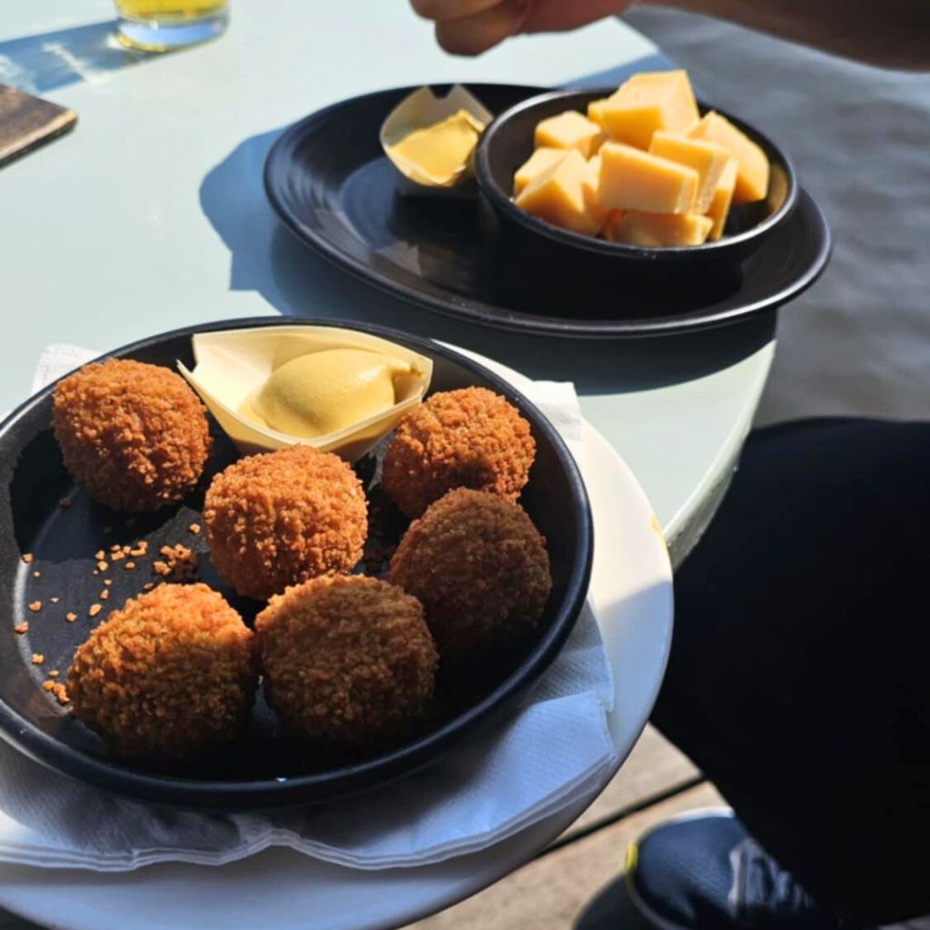 bitterballen-cafe-jarin-amsteram