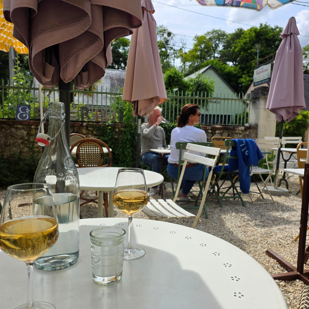 amboise-vouvrey-ebiking-cafe-wine-cheese-france