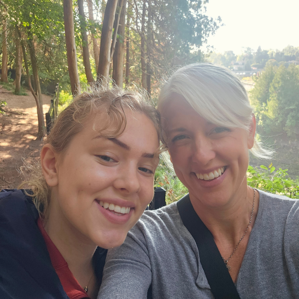 brooke-joseph-hiking-elora-simplywanderfull