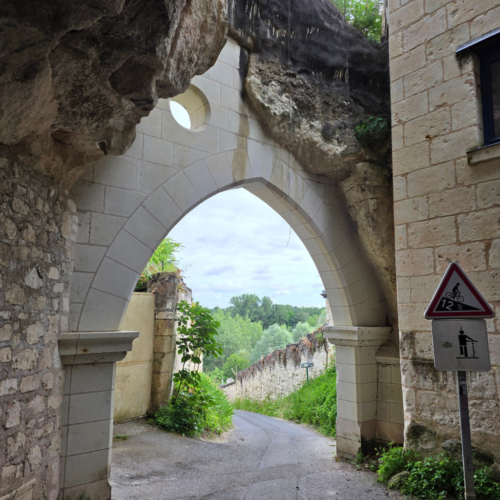 turquant-france-simplywanderfull-ebiking-loire-adventure